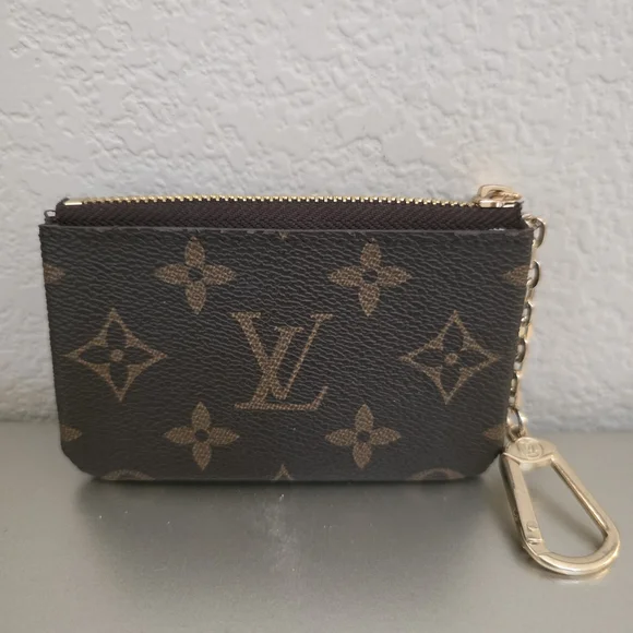 Louis Vuitton Pochette Clés Monogram Key Holder with Gold Accents - Picture 2 of 9